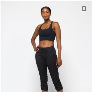 Aphrodite 2.0 Black Capri, Size XXL Inseam 22” EUC.